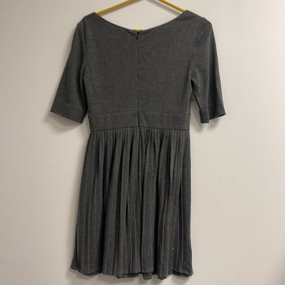 Grey dress - Picture 4 of 4